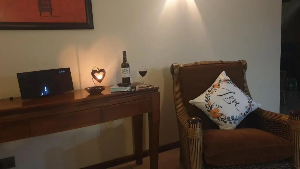 Villa - Sleeps 7 - Pool - Parking - Pets Ok