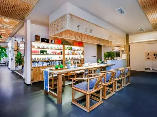 Heyue Hotel