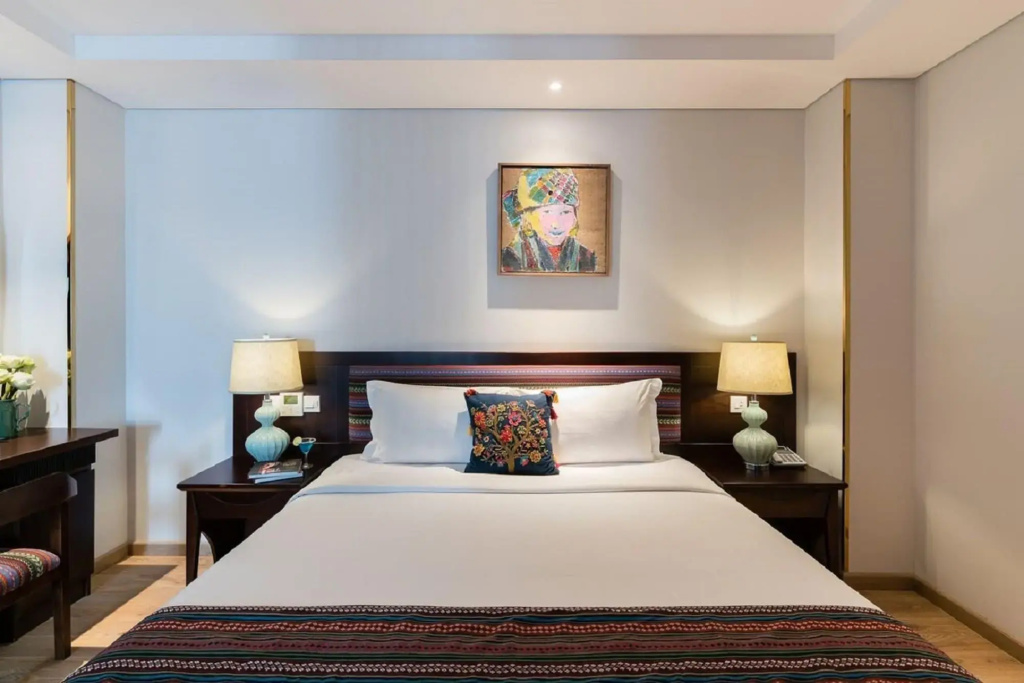 Au Lac Legend Hotel