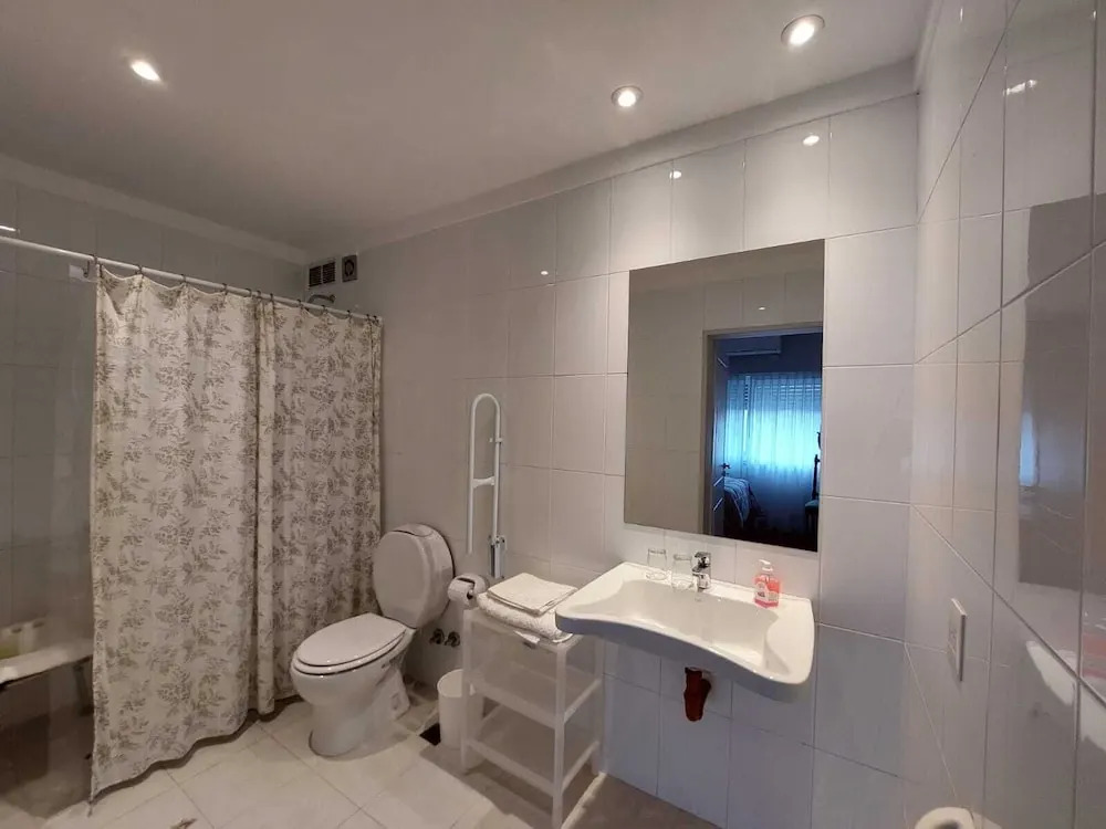 Hotel Rawson 3840, Vicente Lopez, La Lucila