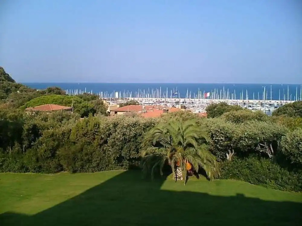 Holiday Homes Marina apartments