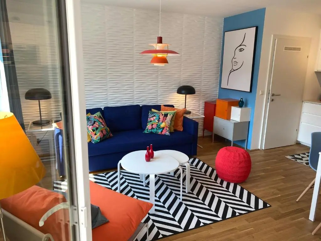 Brand New Cozy Apartment 10 min to city center