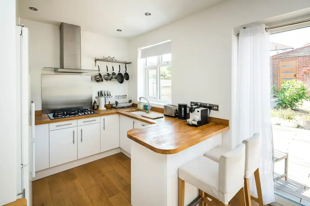 Elegant 2Bd House With Garden And Decked Patio
