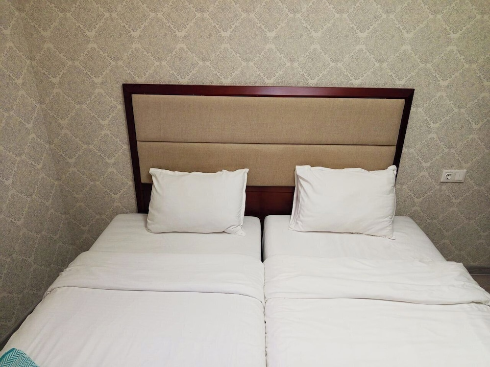 Room N 6 by Kraveli