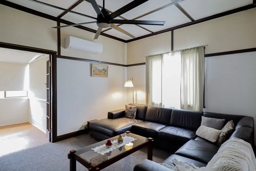 Cosy 3-bed Home With Fireplace & Outdoor BBQ