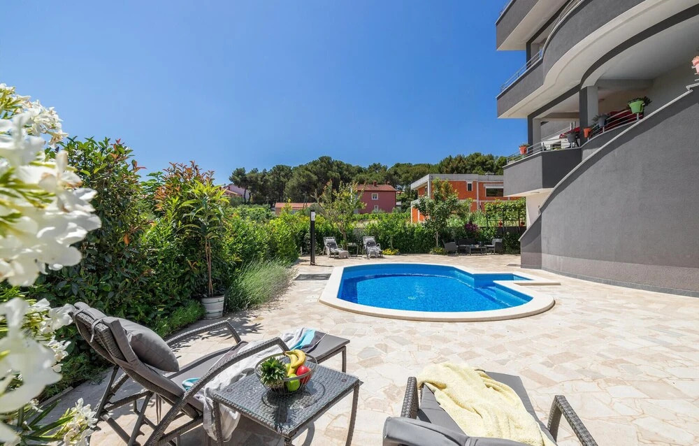 Beautiful Apartment in Pula With Outdoor Swimming Pool, Wifi and 2 Bedrooms
