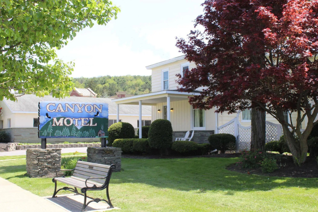 Canyon Motel