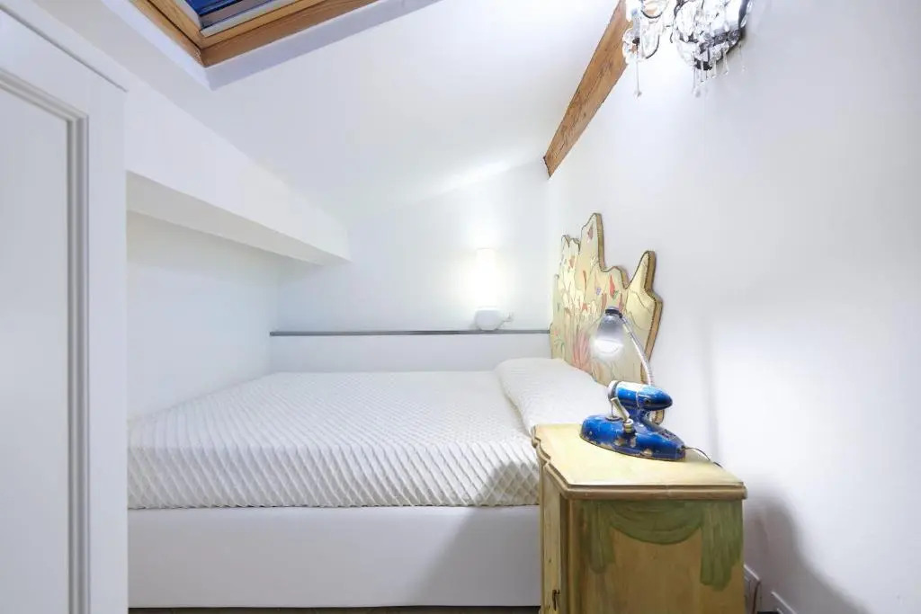 Leoni Suite by Mmega