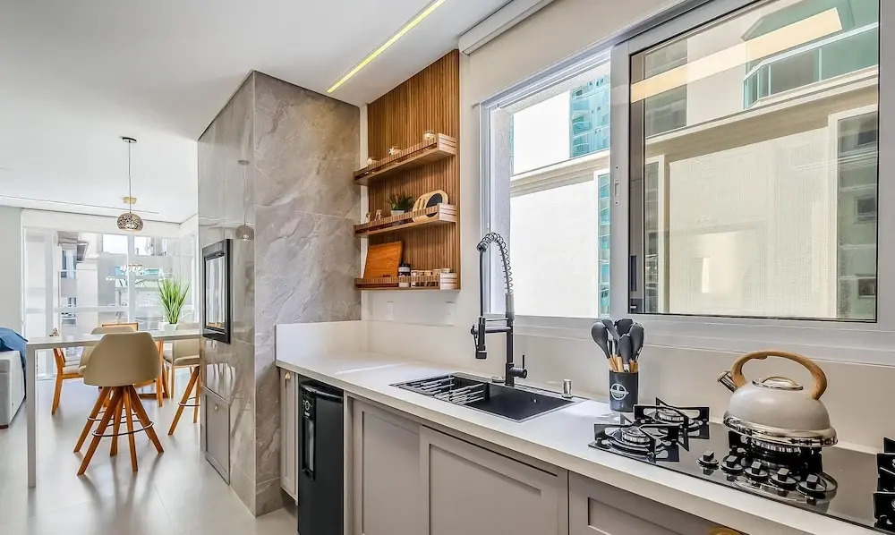 Modern 3BR apt Near the Beach Ema0201