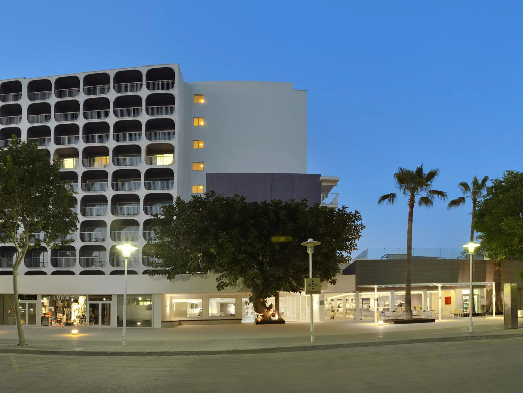 Отель Sol House Mallorca