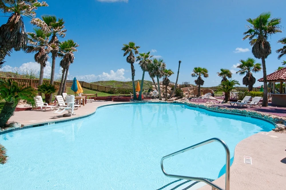 Sparkling W/ Pool, Hot Tub & Beach Boardwalk 1 Bedroom Condo