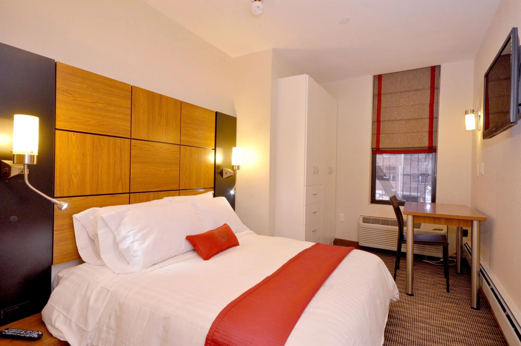 Hotel Five44