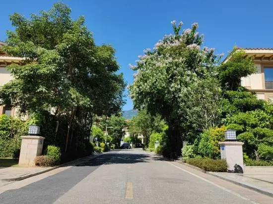 Splendid Xiangjiang Hot Spring Villa