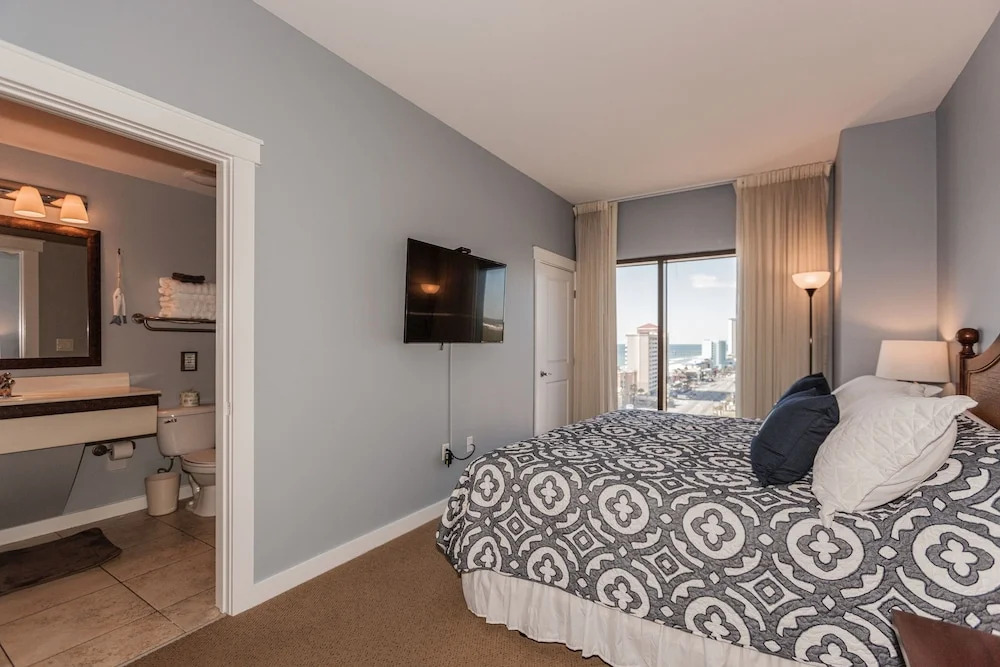 2 Gulf-front Units W/ Pool & Spa 3 Bedroom Condo