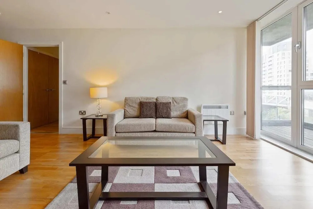 Stunning 2 Bed Apt W/balcony nr Islington