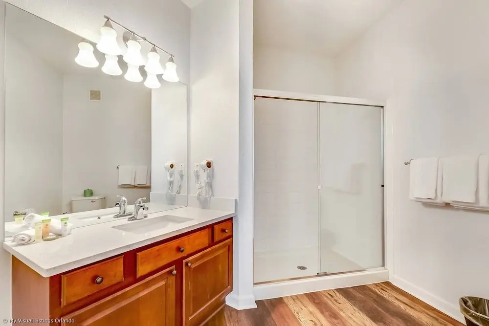Enjoy Peaceful Lake View! Newly Decorated in Vista Cay - 3br/2b #3408