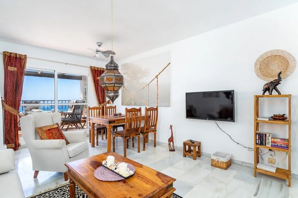 Fantastic Apart sea view and heated pool