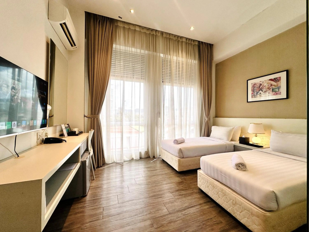 T Hotel Macallum