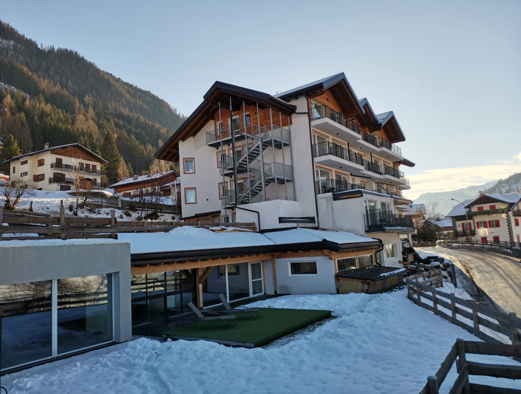 Active Alm Hotel