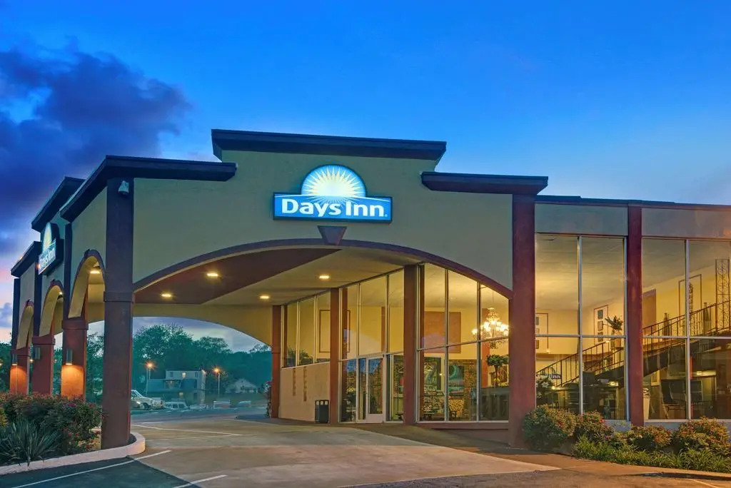 Days Inn by Wyndham Kansas City