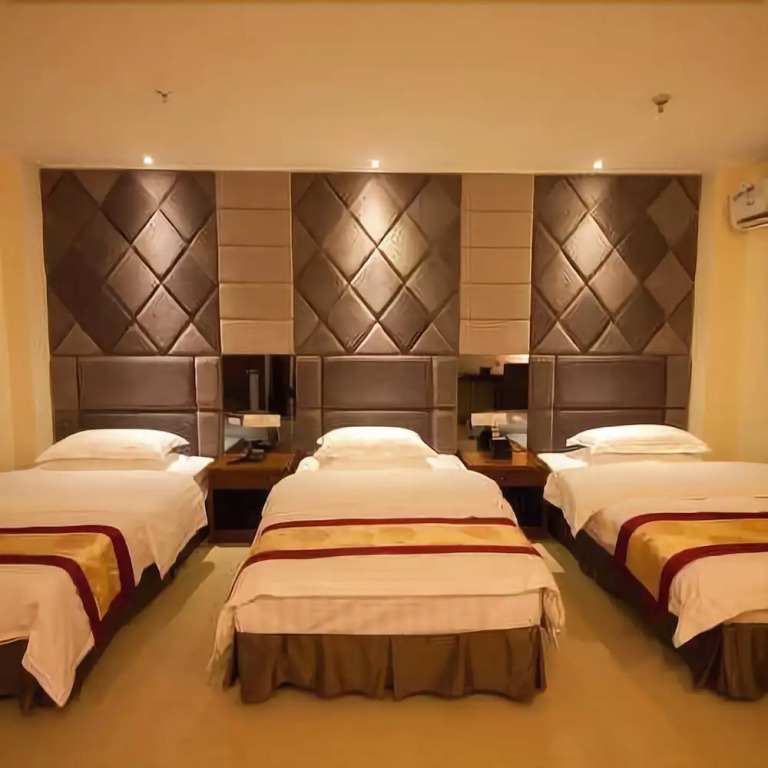 Longquan Hotel