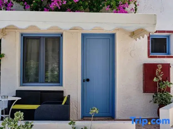Peaceful And Very Relaxing Suite Near Crete Sea View, Shared Pool, air Condition