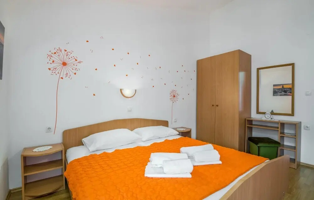 Amazing Home in Bascanska Draga With Wifi and 2 Bedrooms