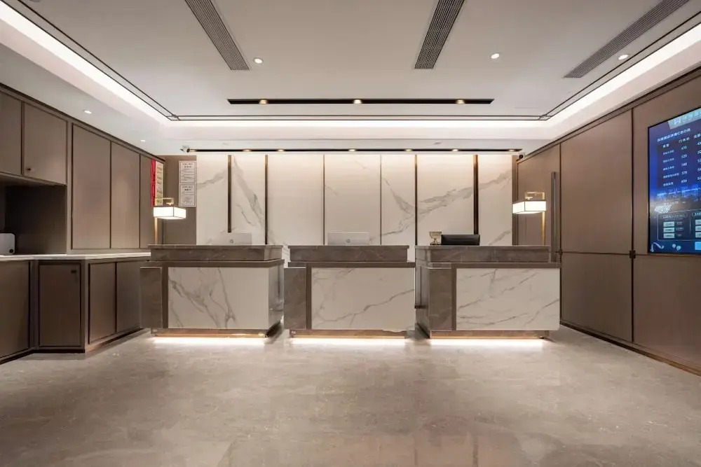World Hotel (Jinan CBD Dingjiazhuang Subway Station)