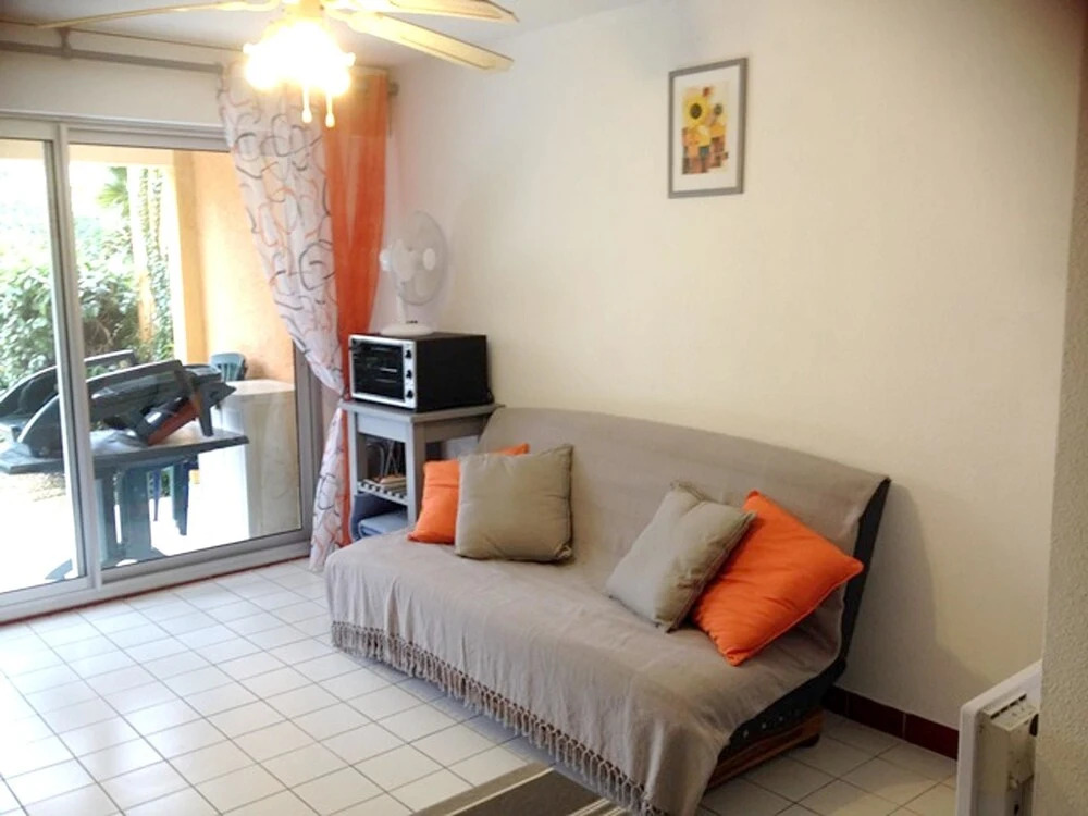 Apartment With one Bedroom in Le Lavandou, With Pool Access and Enclos