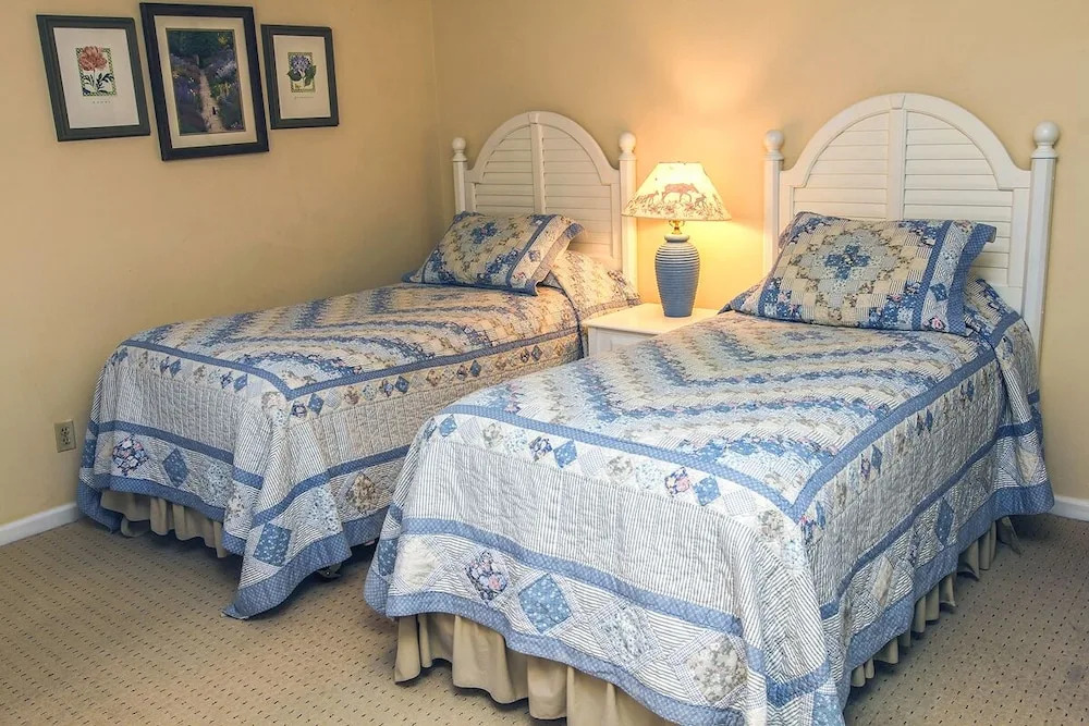 Fawn Valley Inn: 240