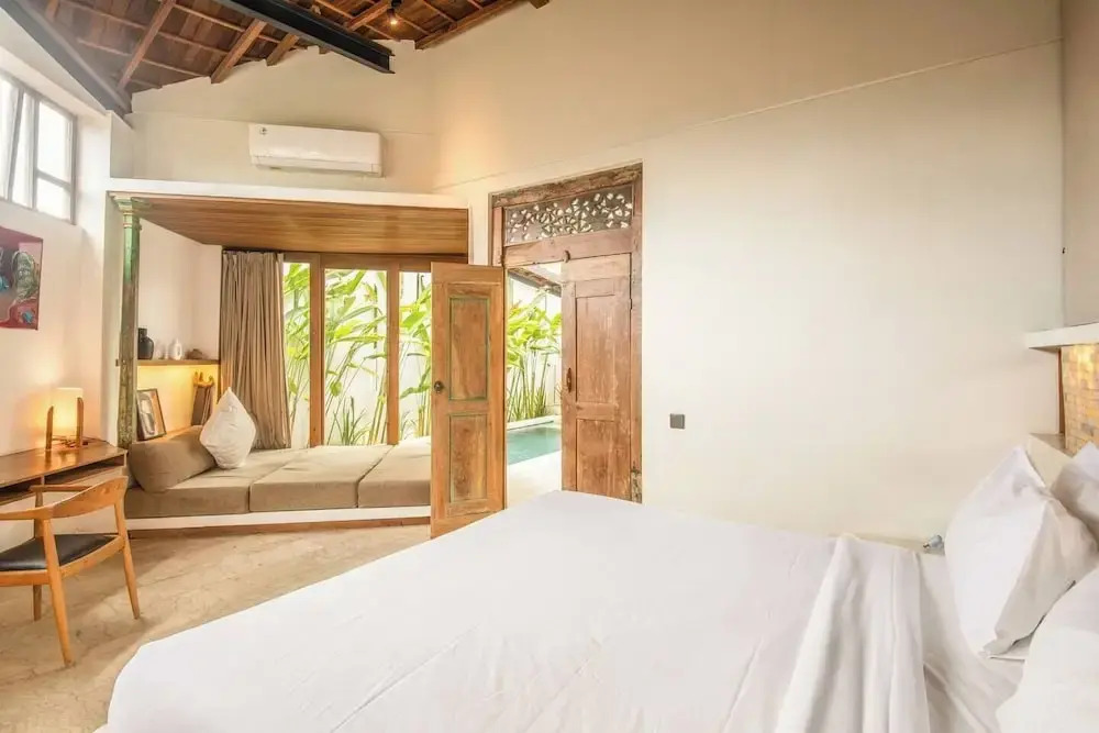 Luxurious 1-BR Villa with Pool, 800m to Echo Beach