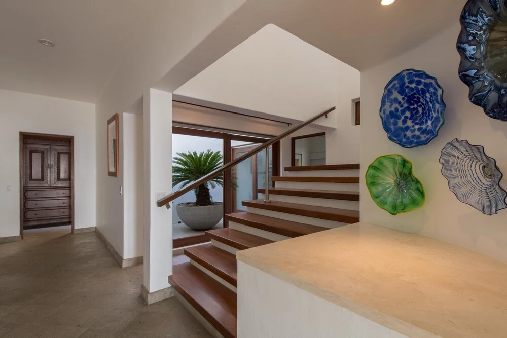 Outstanding Beachfront for up to 15 People: Villa Delfines