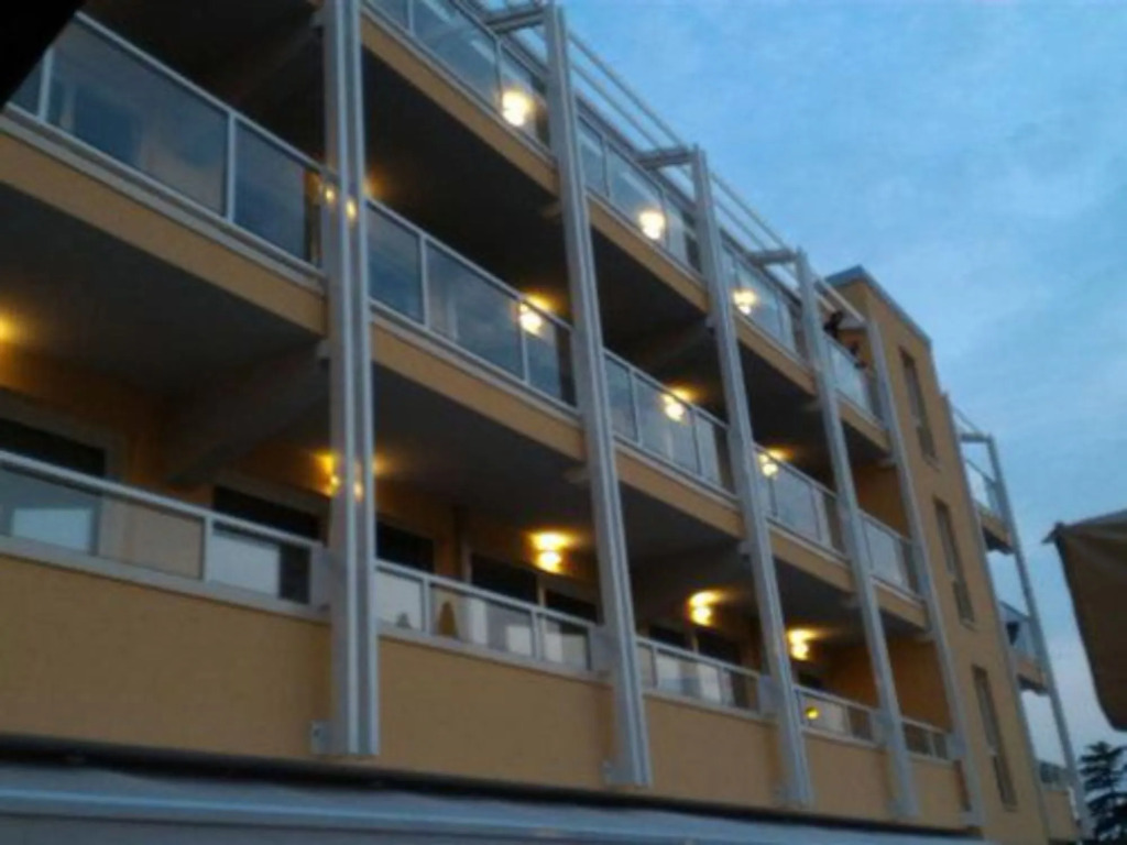 Hotel Bisesti ***S