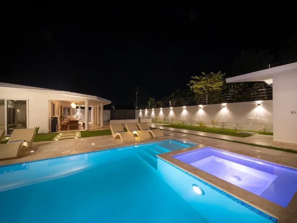 14 BR Getaway 2 Mins From Sosua Action