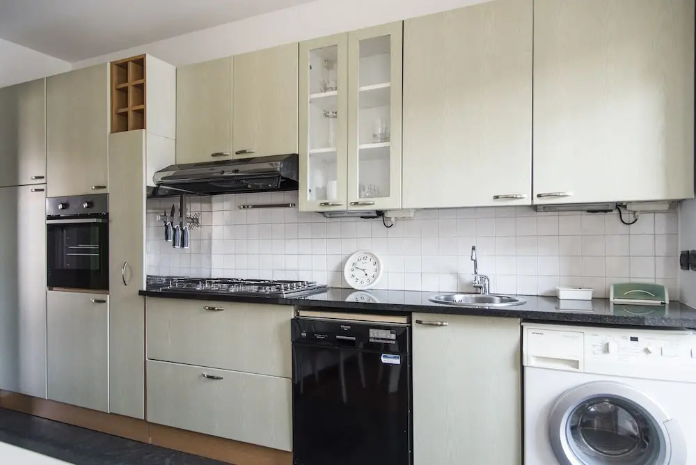 Bright Terrace Apartment in University District