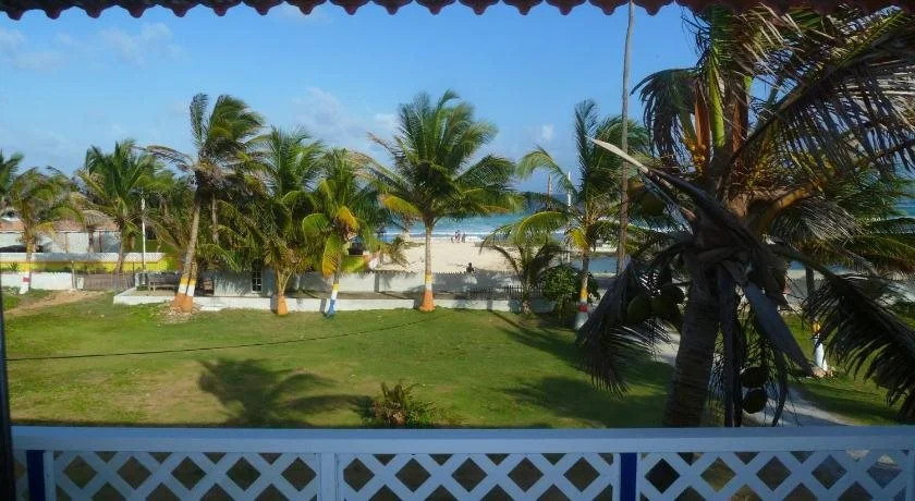 Yellow Moon Guesthouse & Apartments