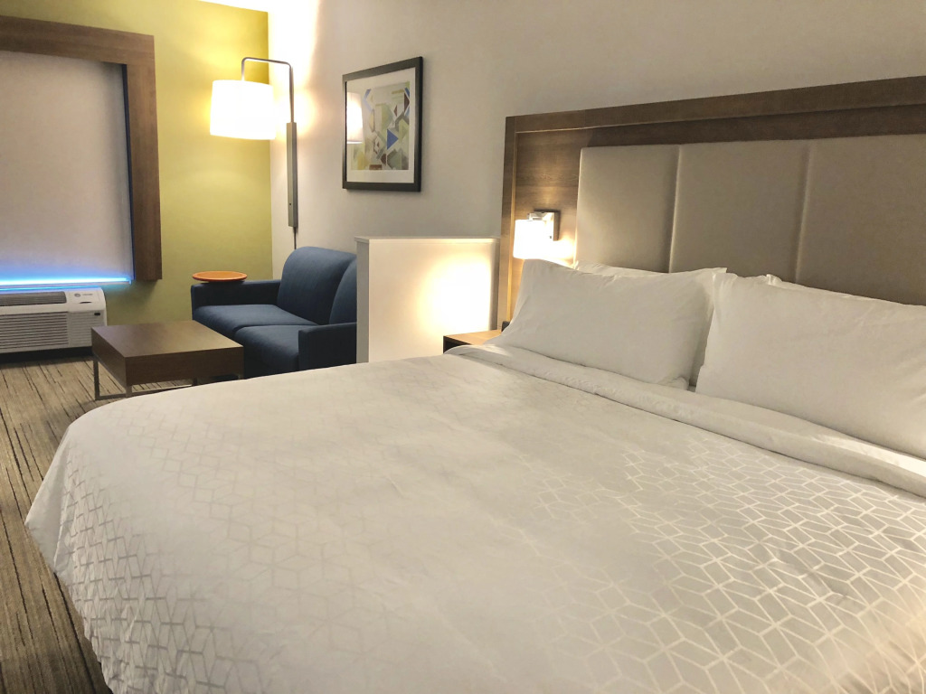 Holiday Inn Express Raleigh Arpt - Brier Crk Area
