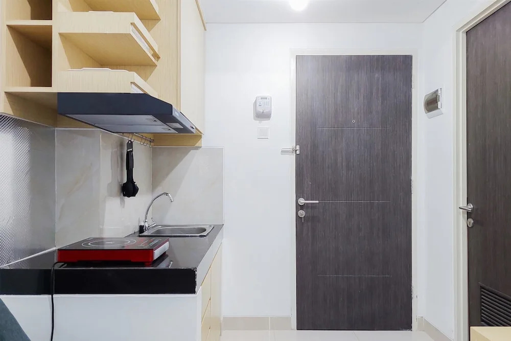 Fully Furnished 1Br With Study Room At Serpong Garden Apartment