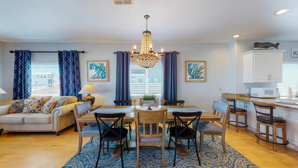RD385 Dreamsicle Large Home in Gulfside Neighborhood, Shared Pool, Boardwalk to Beach