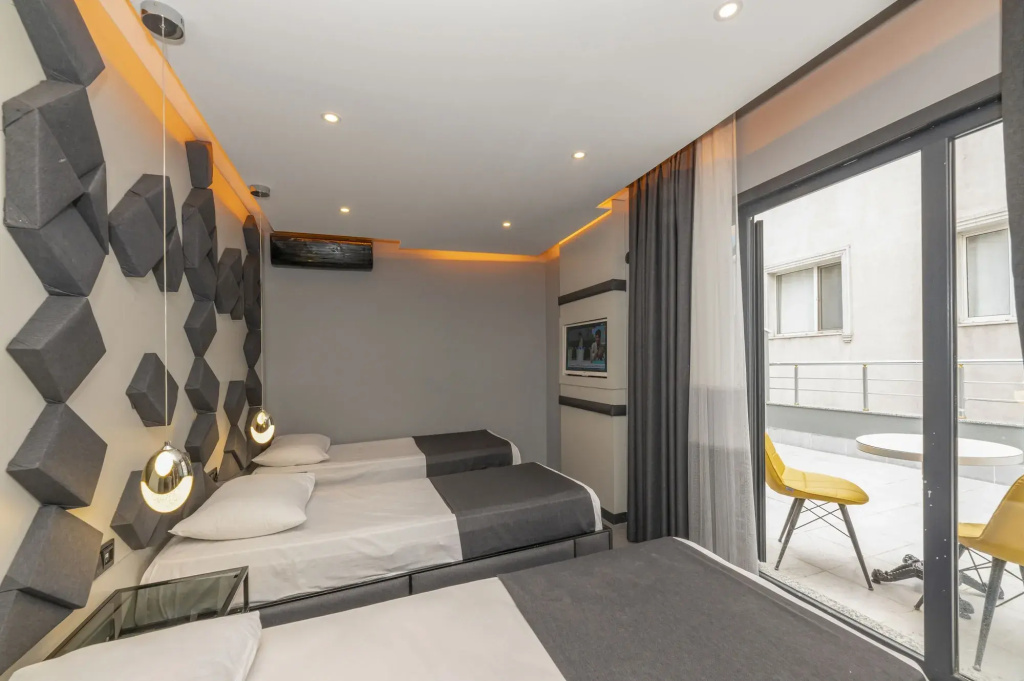 White Palace Hotel
