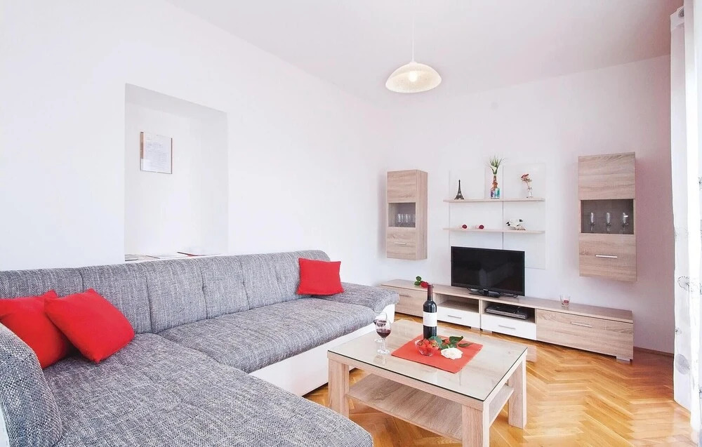 Beautiful Home in Pula With Wifi and 2 Bedrooms