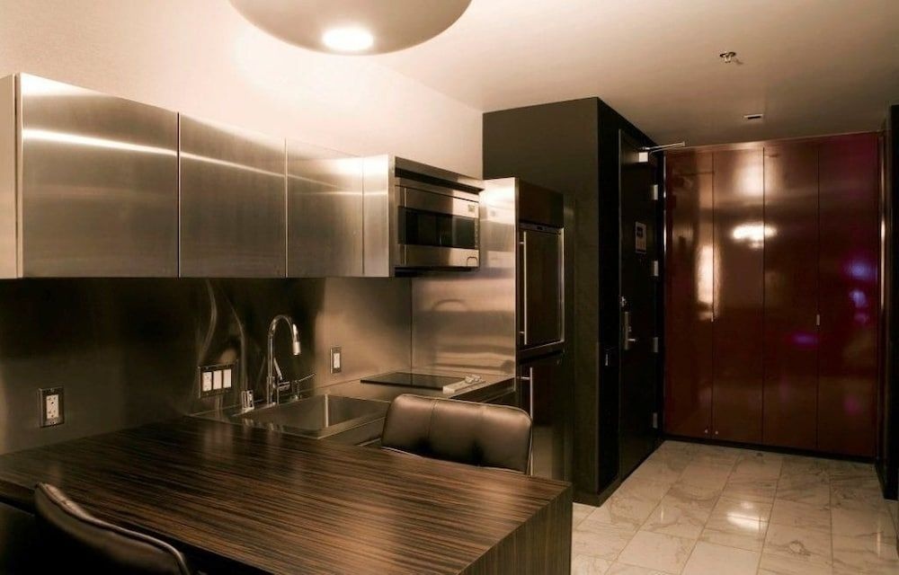 Jet Luxury At Palms Place