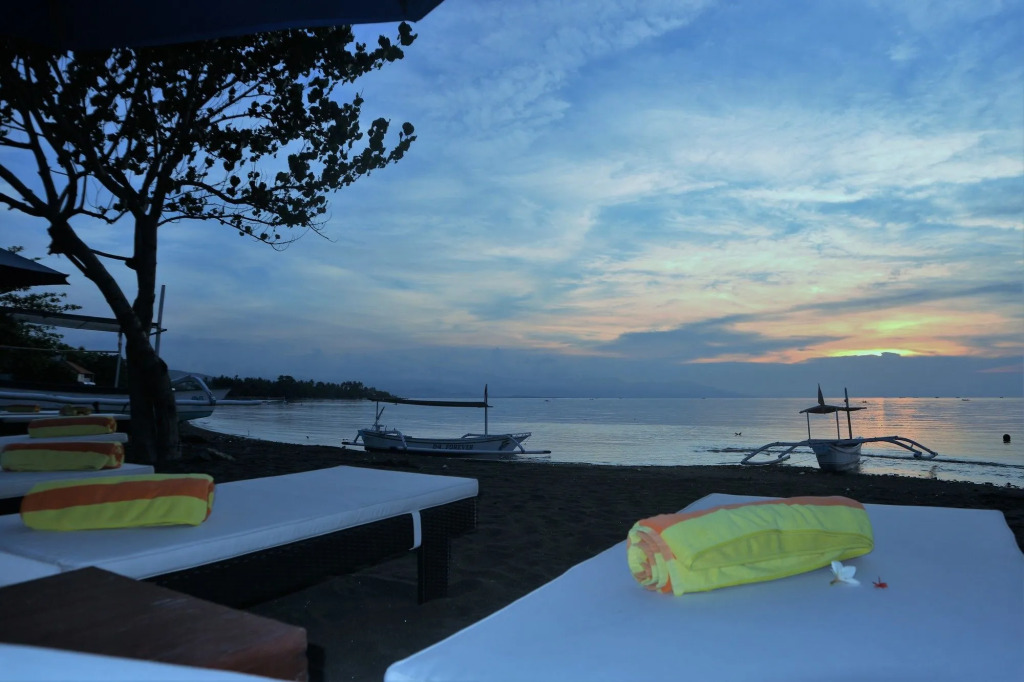 Bali Taman Lovina Resort & Spa Suites
