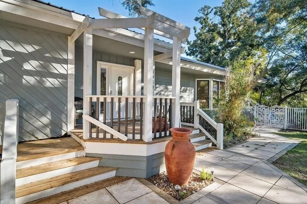 Cheyenne Retreat 3 Bedroom Home by Redawning