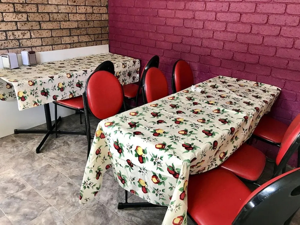 Cessnock Vintage motor inn
