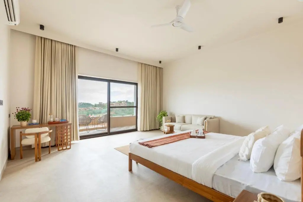 SaffronStays Aurum Villa, Moringa Valley - 3BR hilltop villa with Aravalli views, bonfire & trails near Lake Pichola