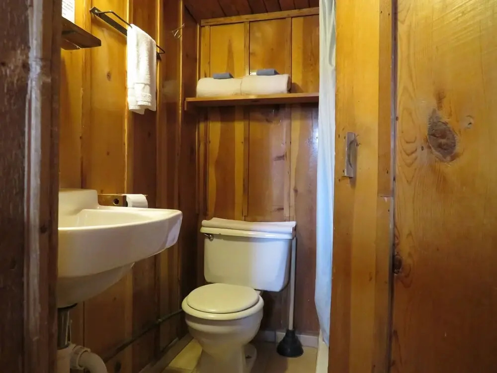 Eagle Nest Cabins & Marina
