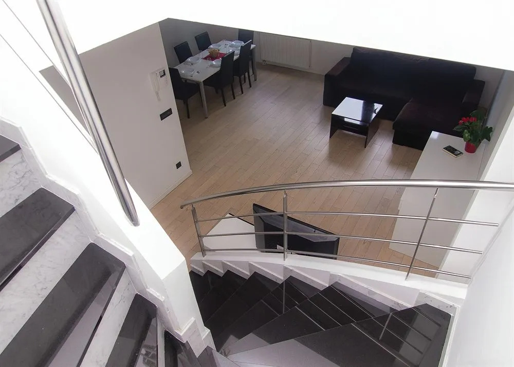 Nova Galerija Studio Ema i Apartman Anita- parking in garage