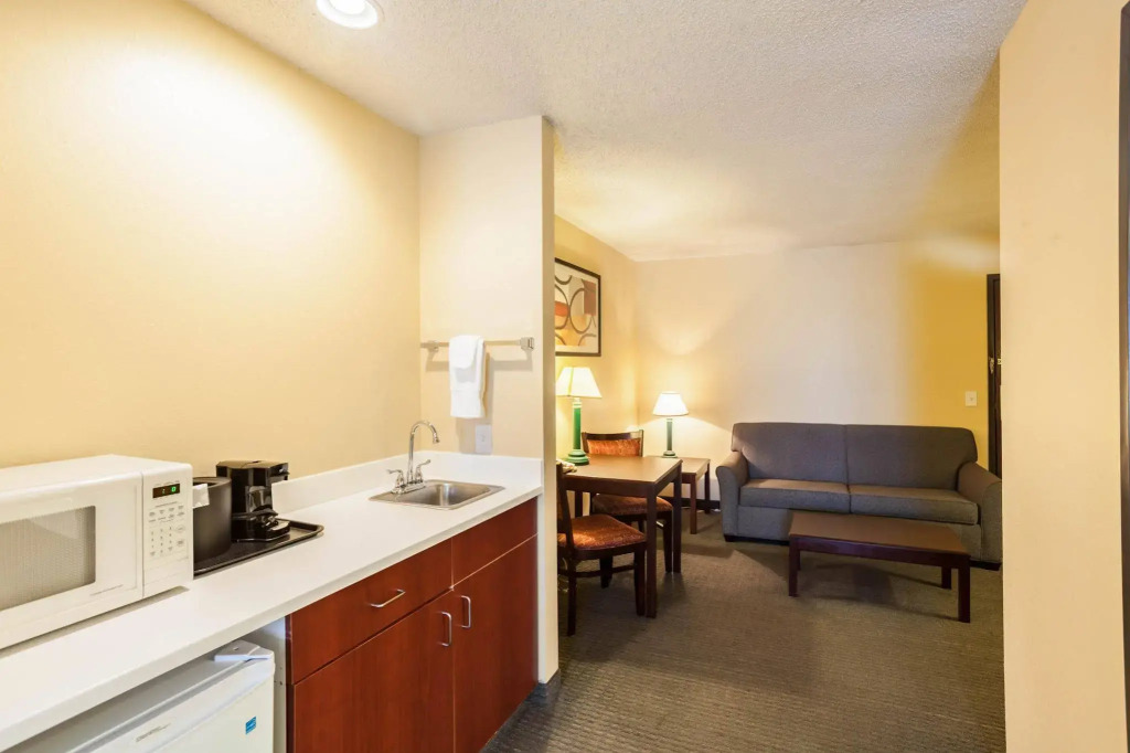 Quality Inn & Suites Lincoln North