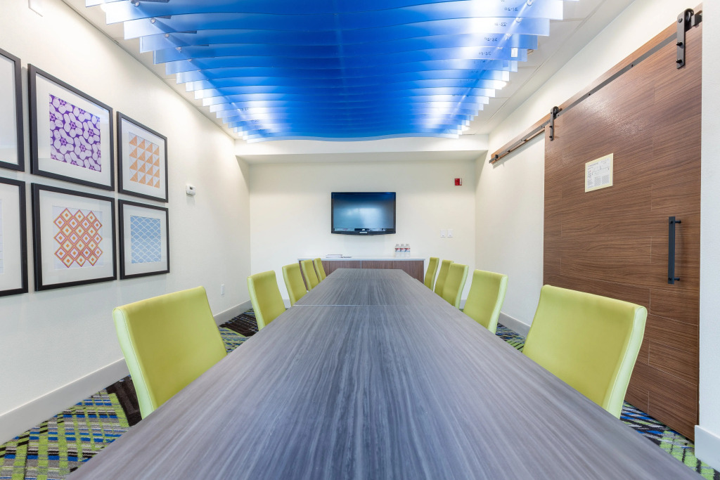 Holiday Inn Express & Suites Arlington North   Stadium Area by IHG